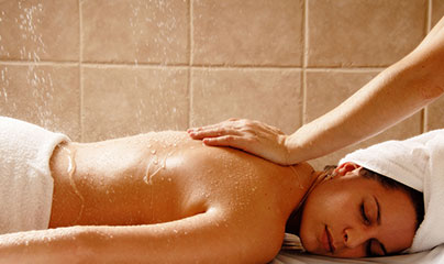 Massage sous pluie chez Spa Jouvence